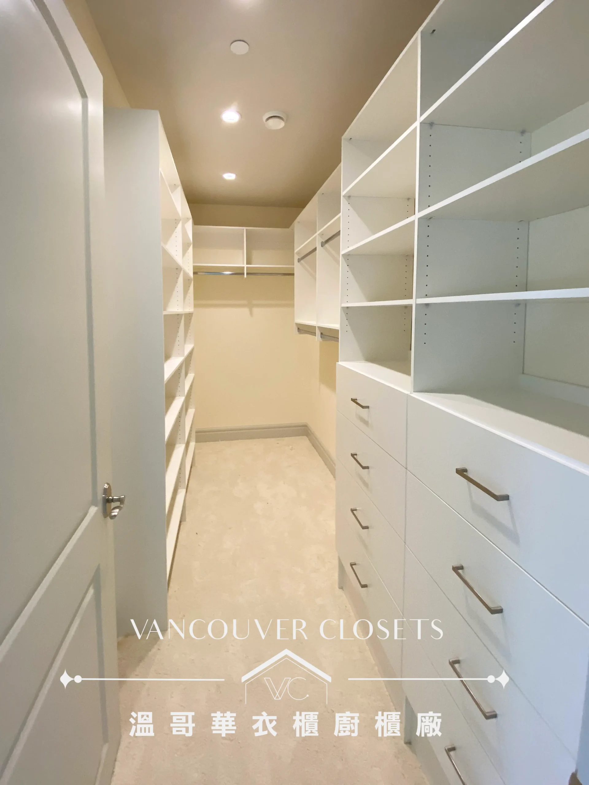 WhiteMelamine-standardwalk-incloset(2)_watermarked